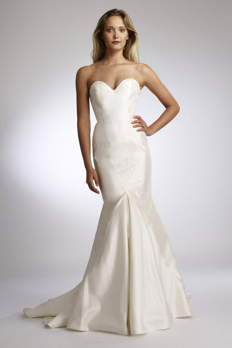 Antonio Gual Erin – StyleLocator